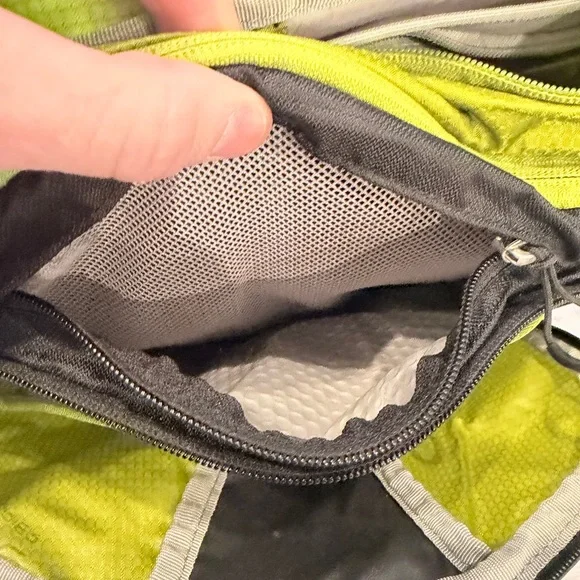 Osprey Lime and Black Messenger Bag - Picture 8 of 11